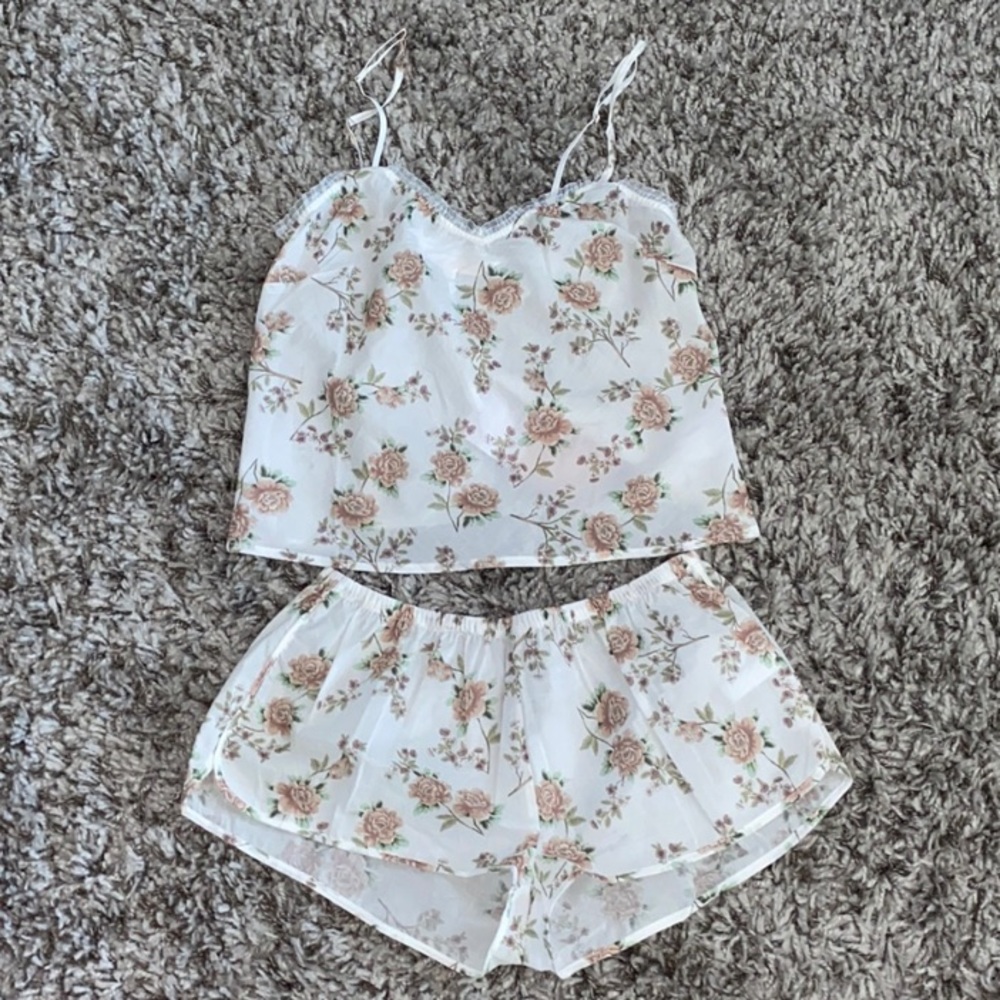 HOMEBODII 2 pc CAMI AND SHORTS SLEEP SET XS